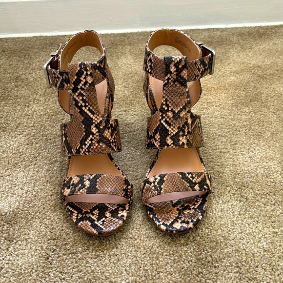NWT Express Snake Print Block Heel Sandals - Picture 3 of 8